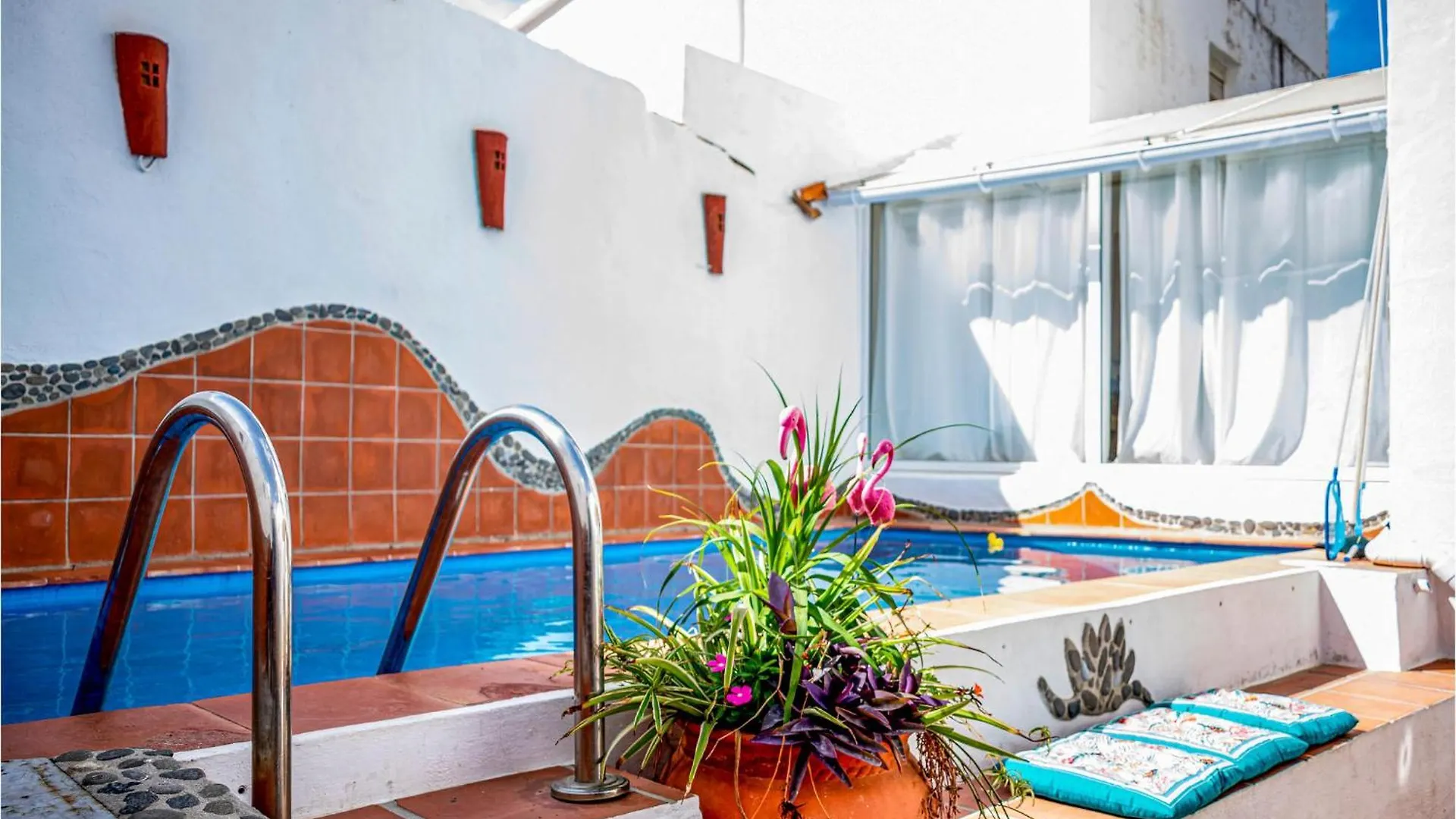 Stunning Home In Sayalonga contacts